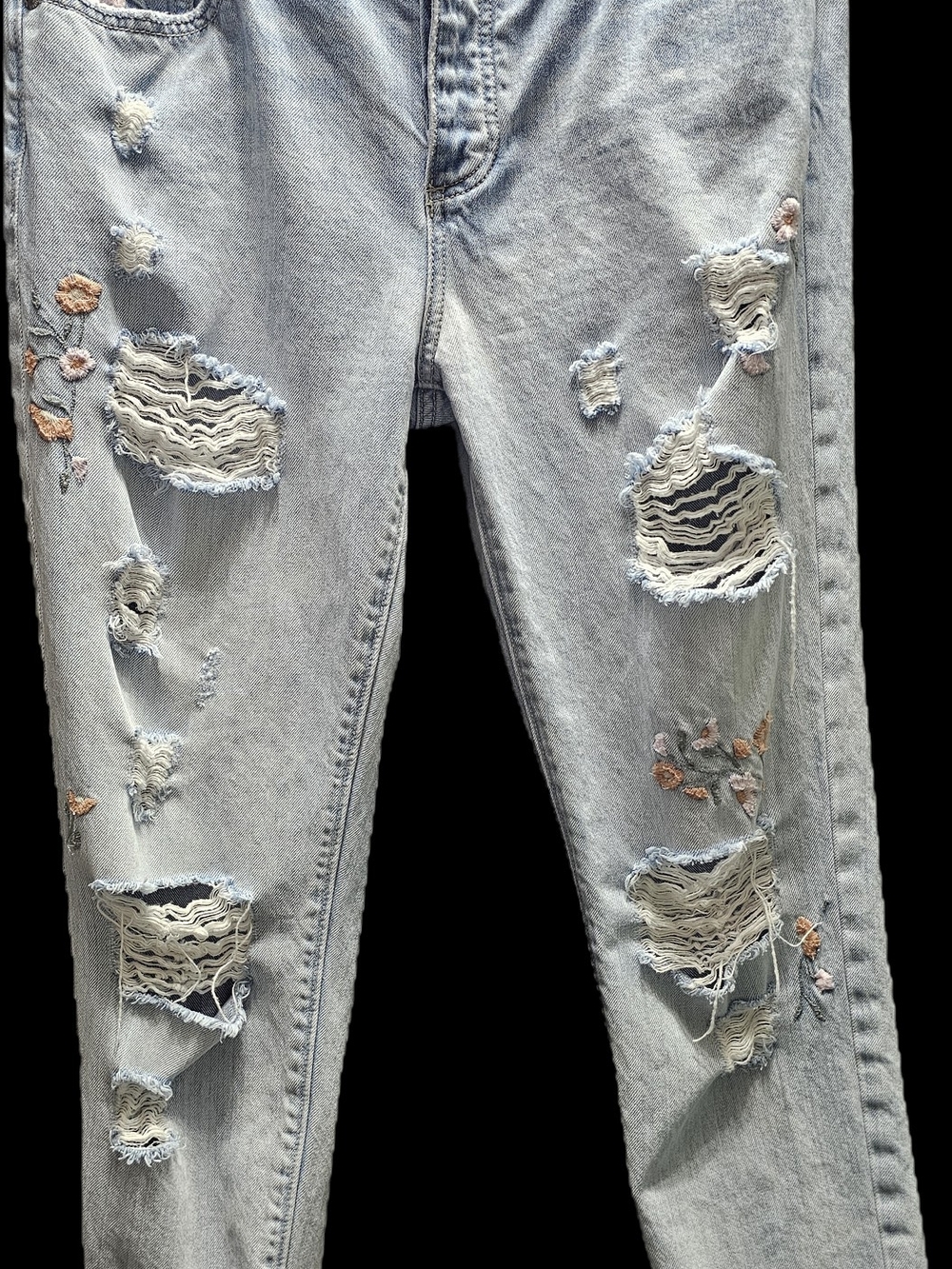 Lucky Brand Light Blue Floral Embroidered Skinny Boyfriend Jeans